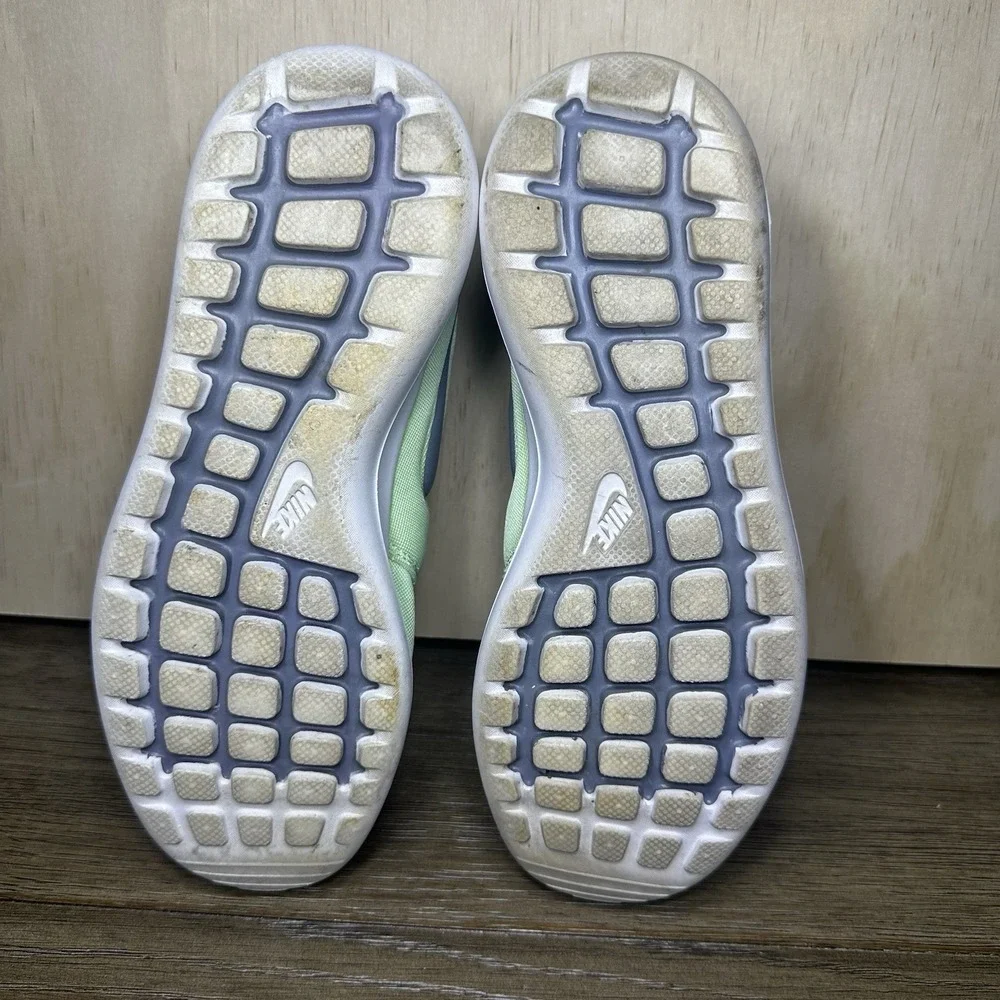 Nike Roche Two Running Trainers Green Fresh Mint Cool Grey White 303 Women's 7.5